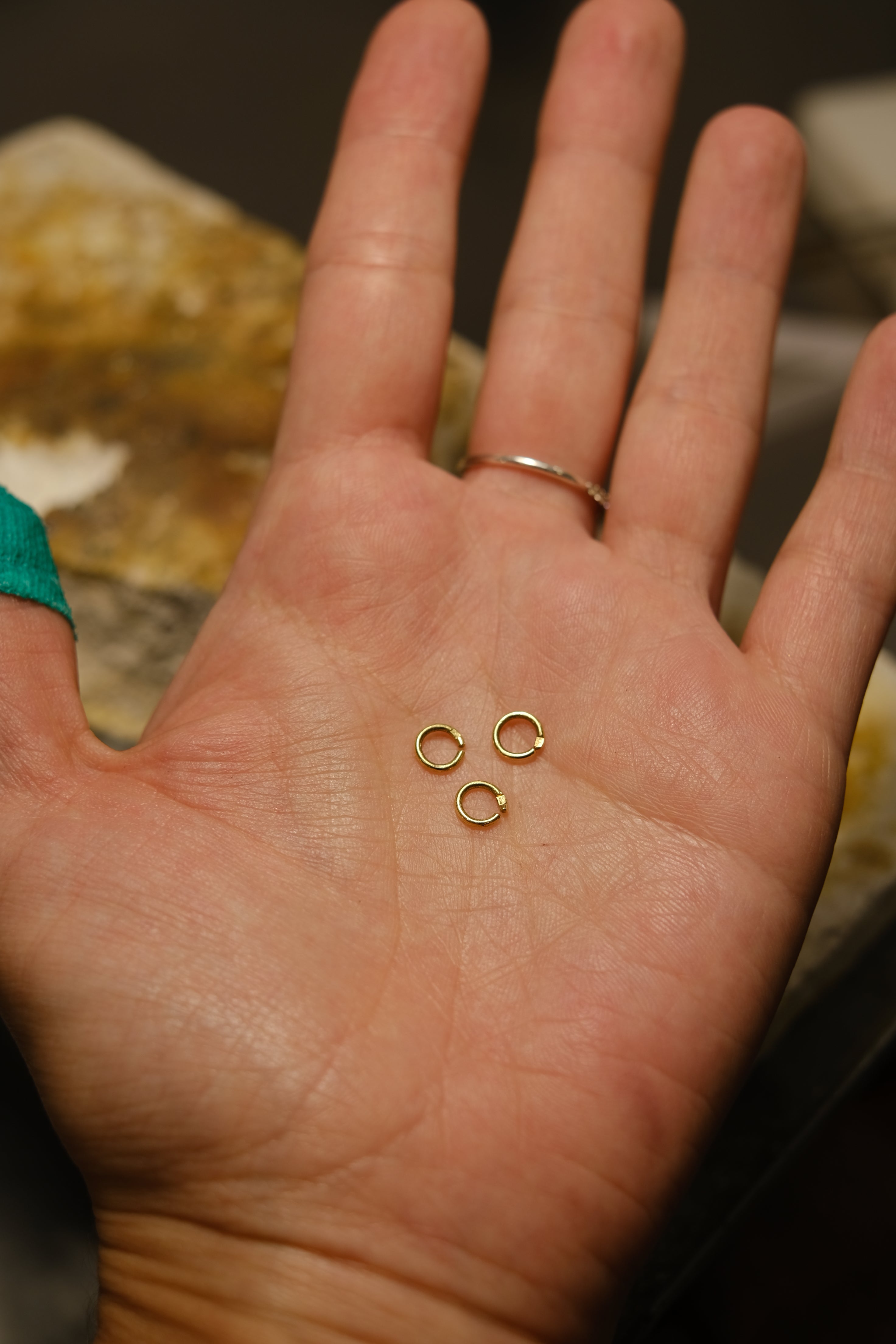 Tiny 18K solid Gold Cartilage hoop earring - 3mm to 6mm