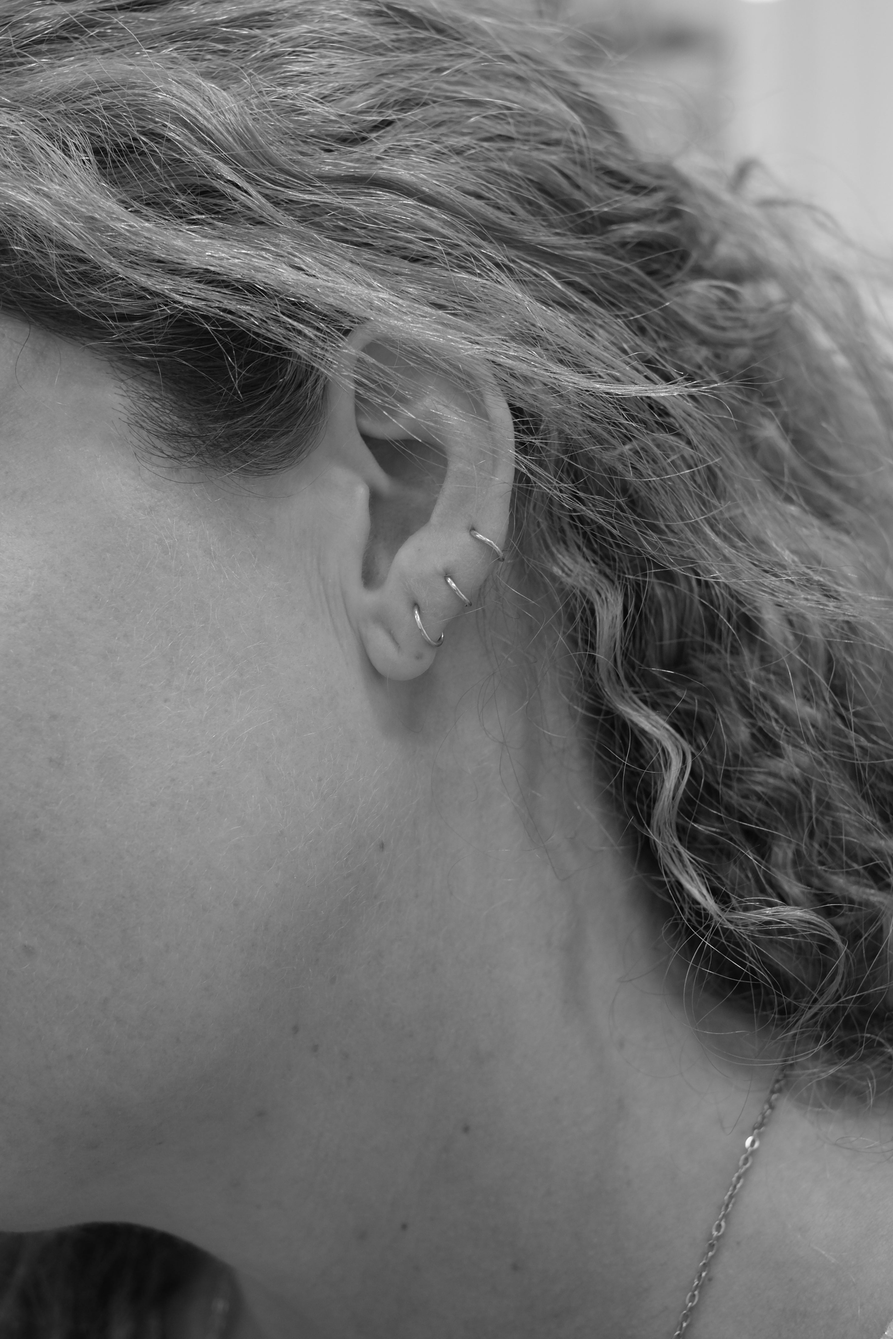 Tiny 18K solid Gold Cartilage hoop earring - 3mm to 6mm
