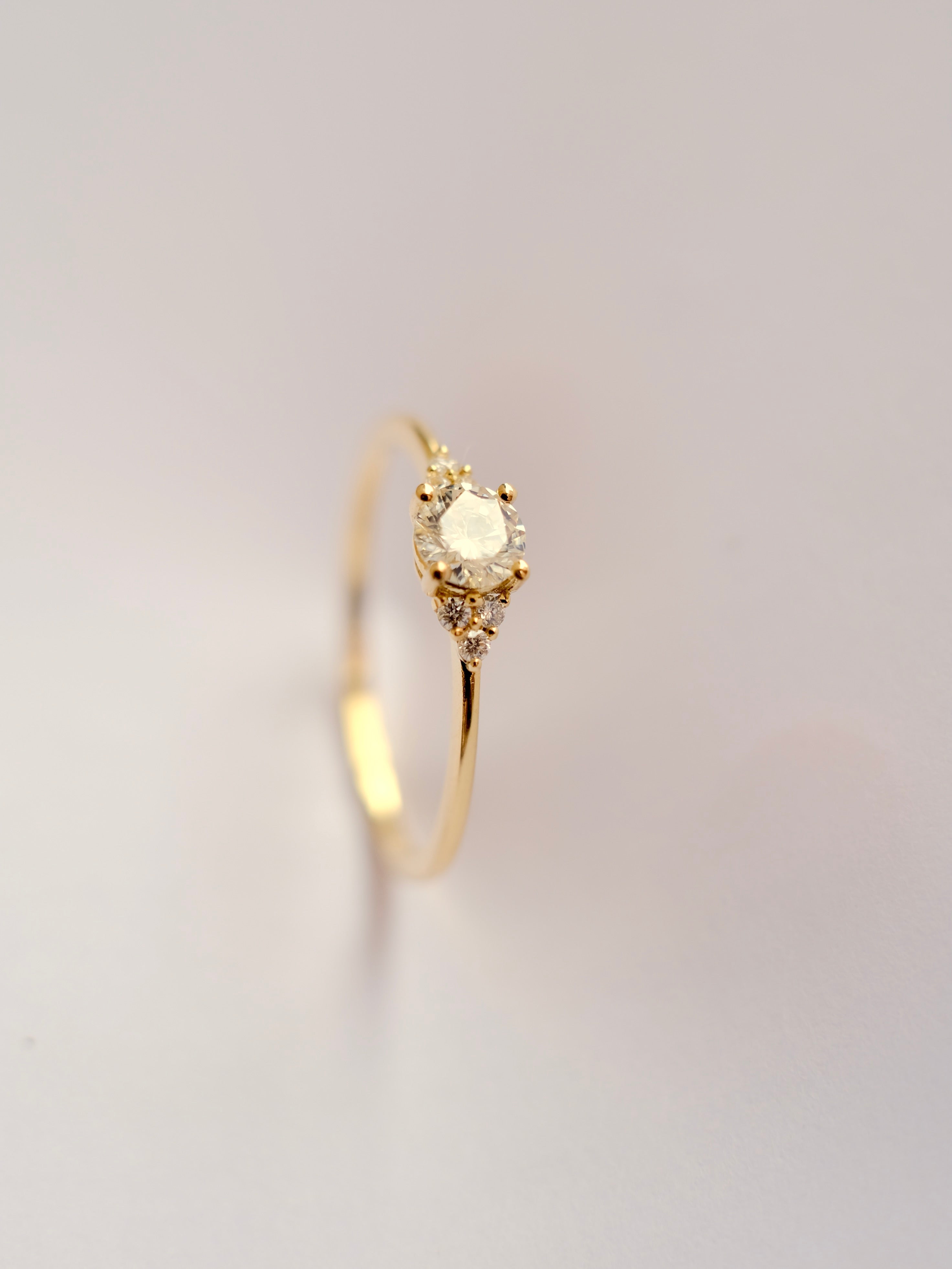18k GOLD Hera Diamonds Ring
