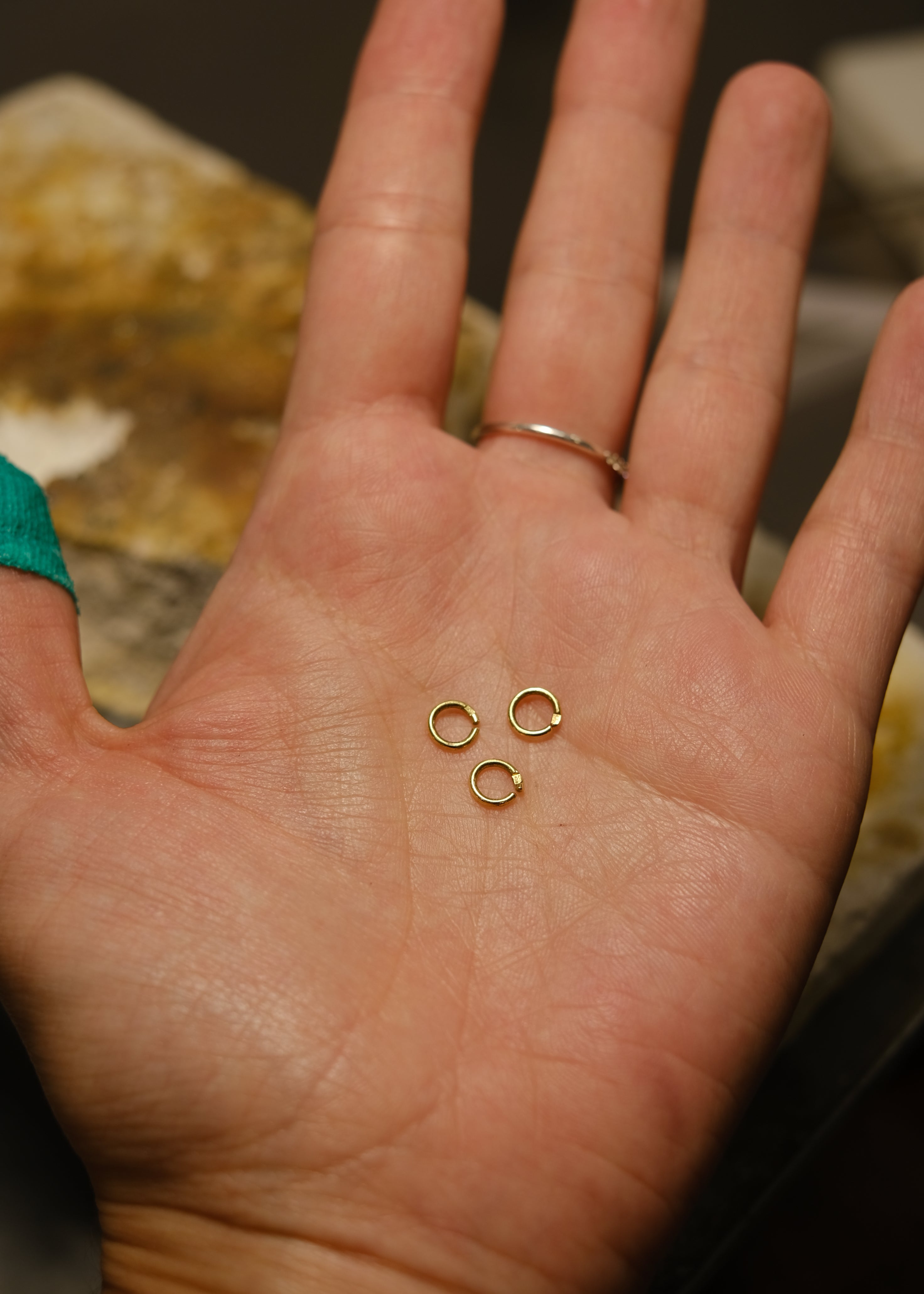 Tiny 18K solid Gold Cartilage hoop earring - 3mm to 6mm