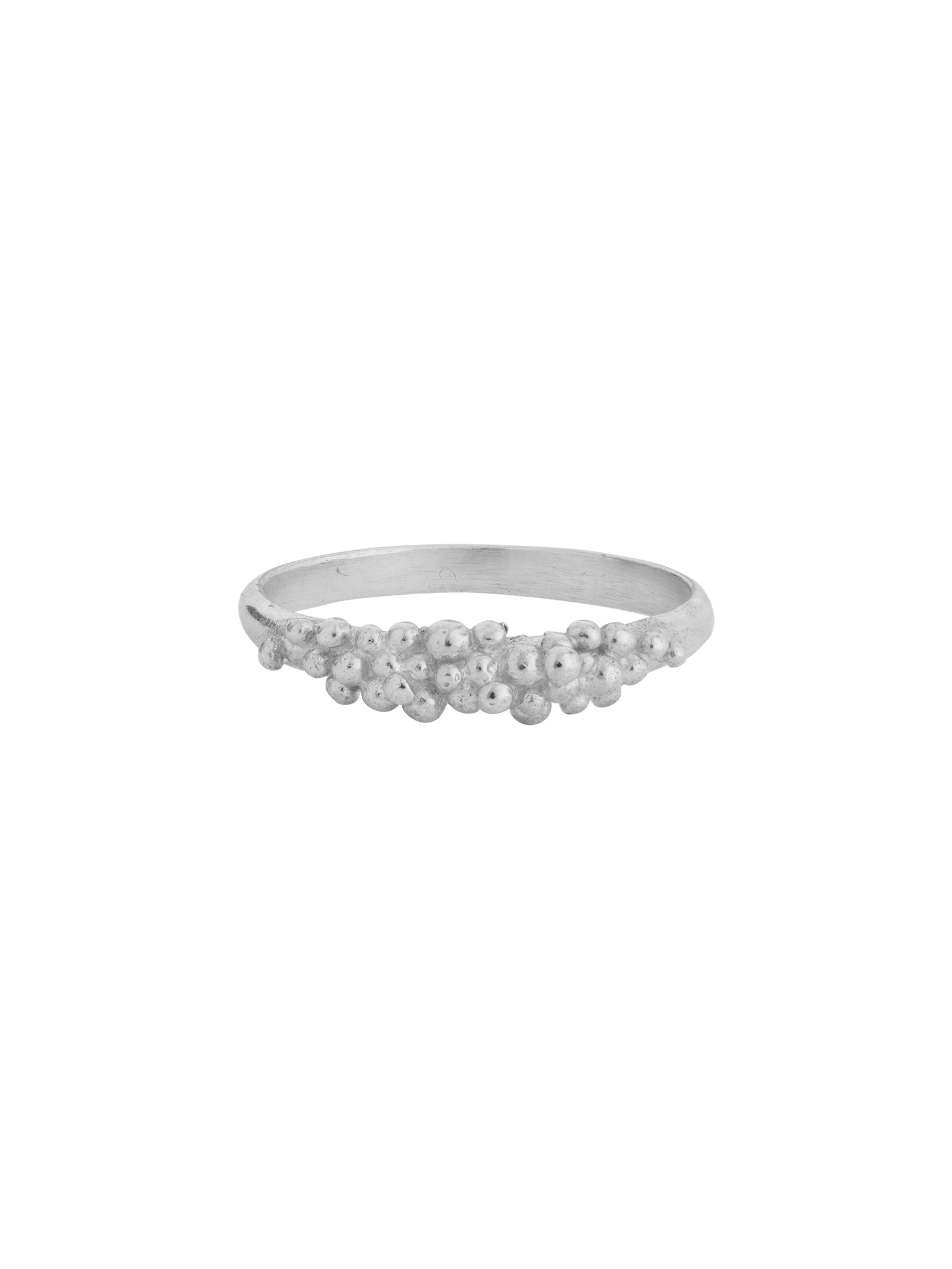 The Cremilde Bispo Jewellery Essential Dot Ring is a silver ring adorned with a cluster of silver granules.
